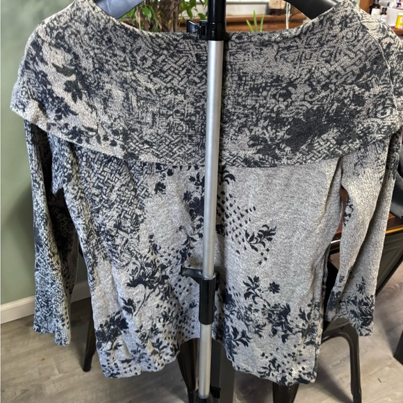 Nic & Zoe sweater, hand painted design, gray brown with black, good condition - Picture 2 of 4